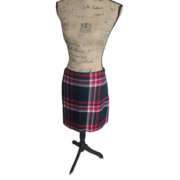 Talbots Dresses & Skirts - Talbots petite knee length plaid skirt, size 2